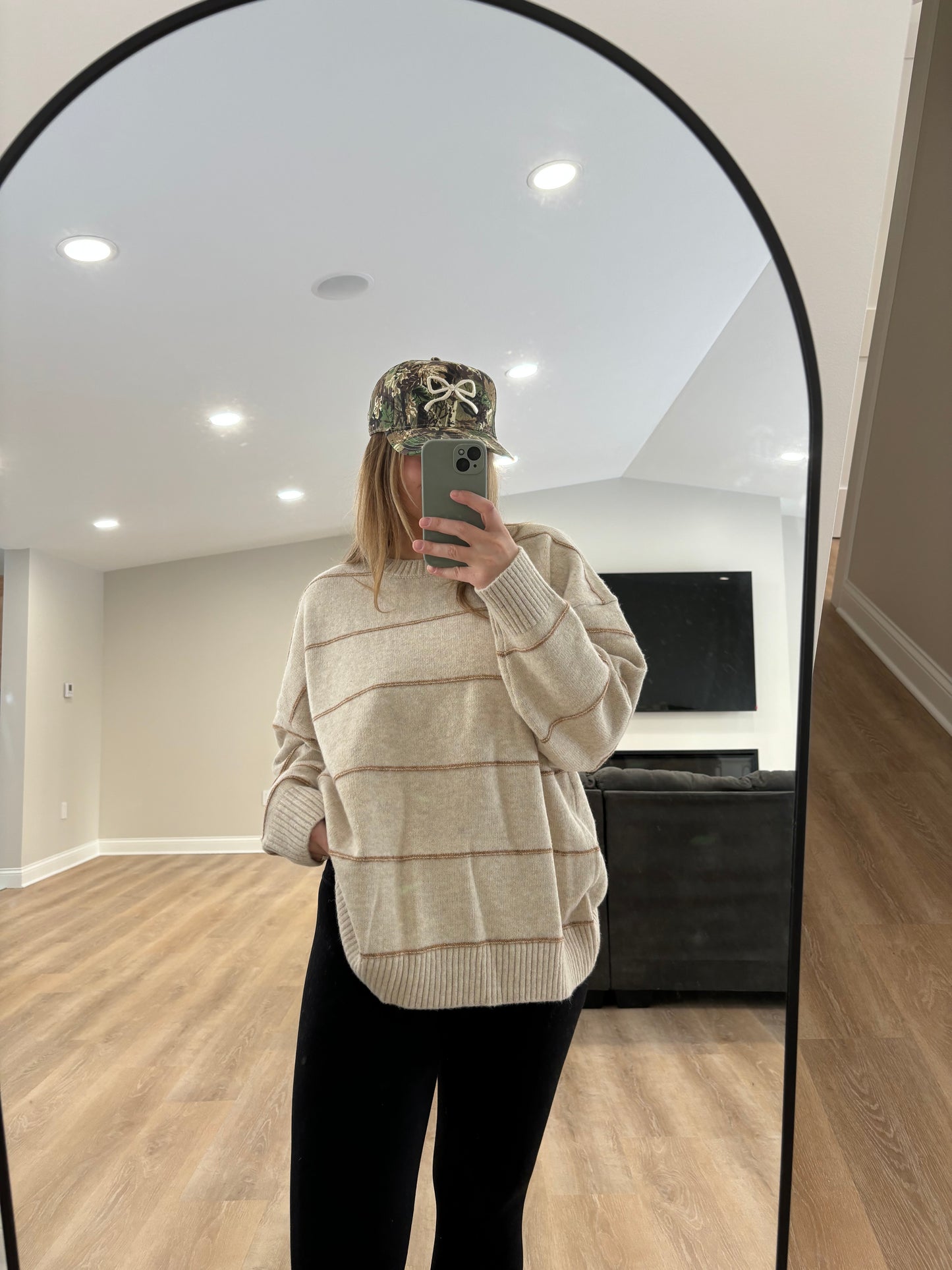 STRIPED PATTERN DROP SHOULDER SWEATER
