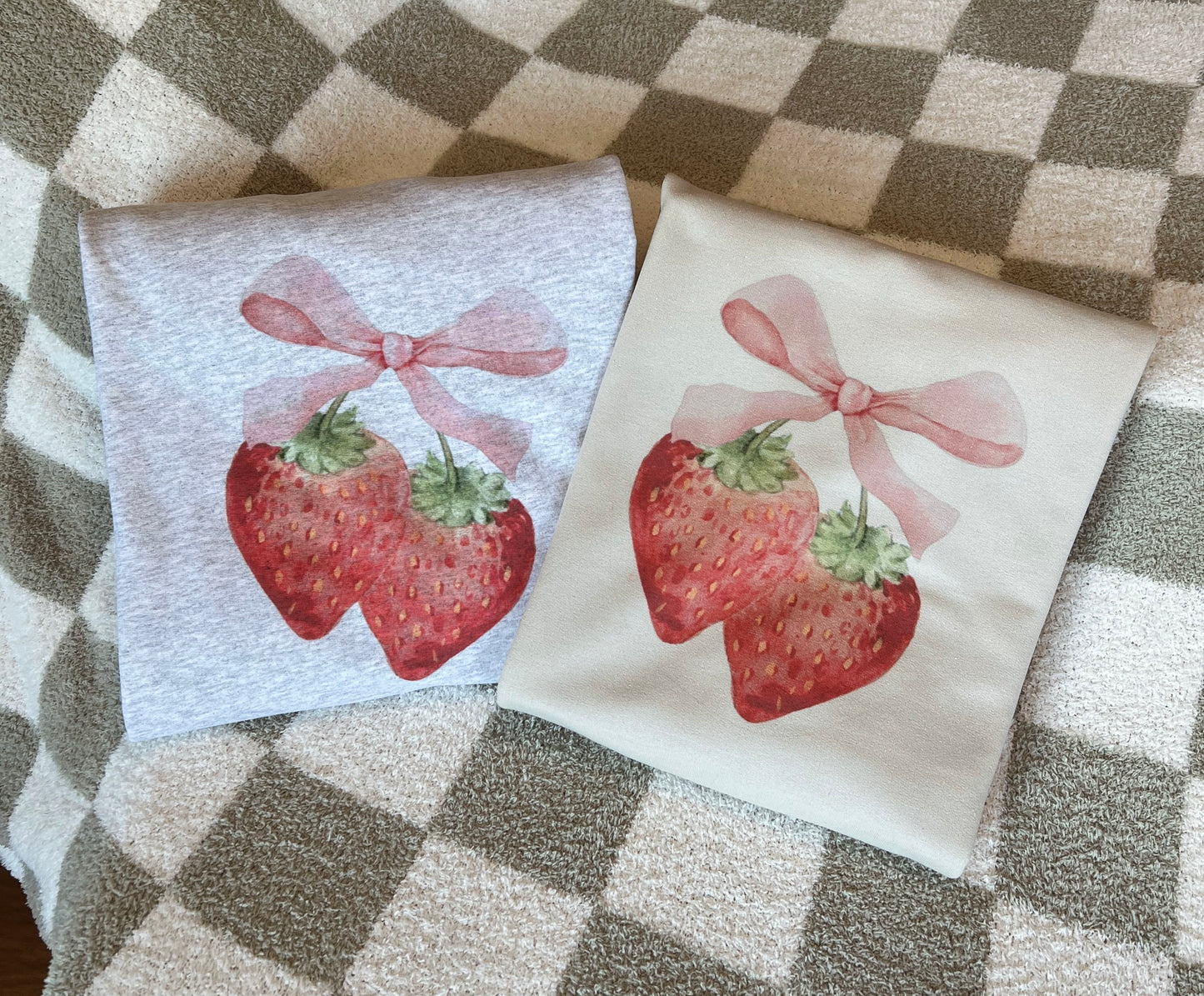 Strawberries Vintage Style Crewneck Sweatshirt