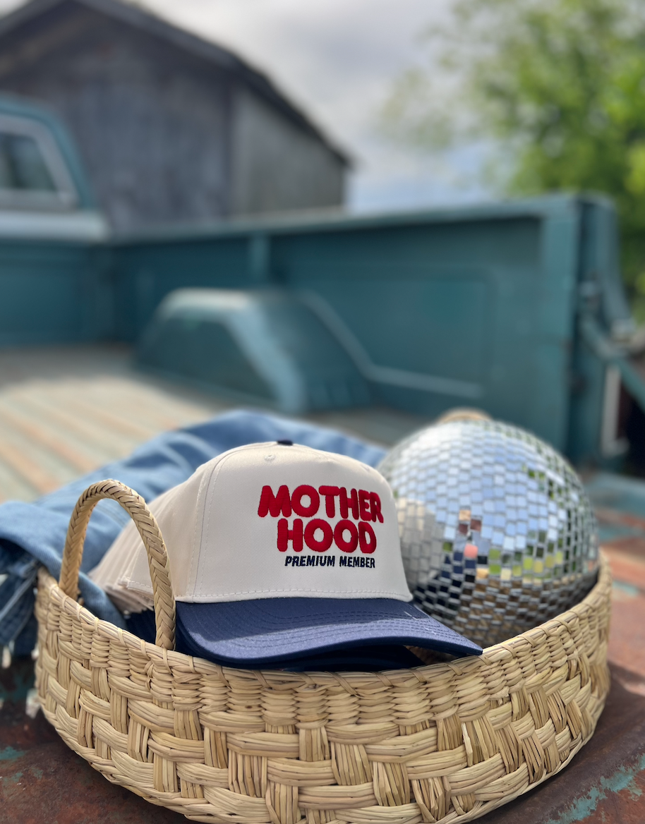 Motherhood premium member trucker hat
