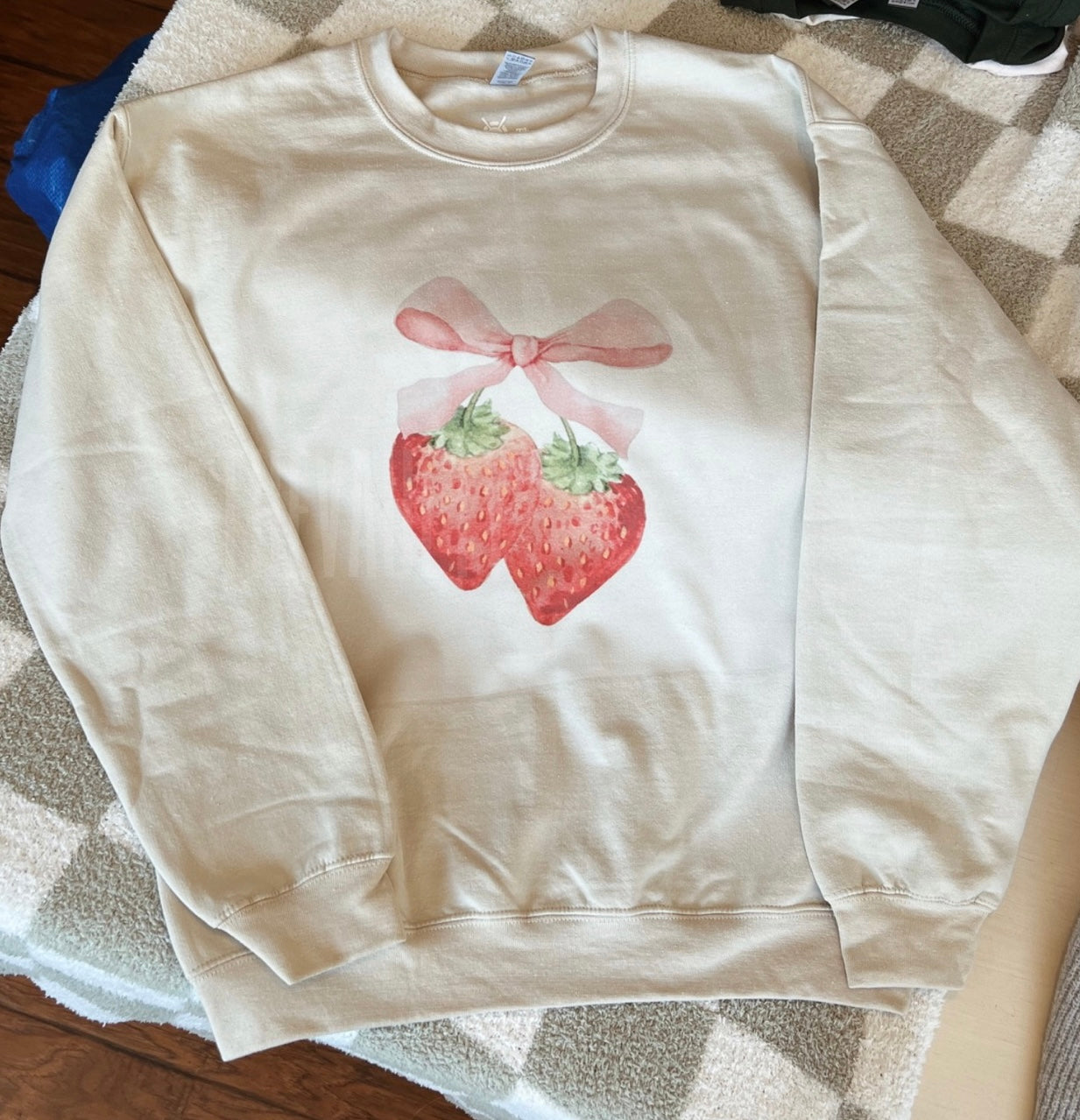 Strawberries Vintage Style Crewneck Sweatshirt